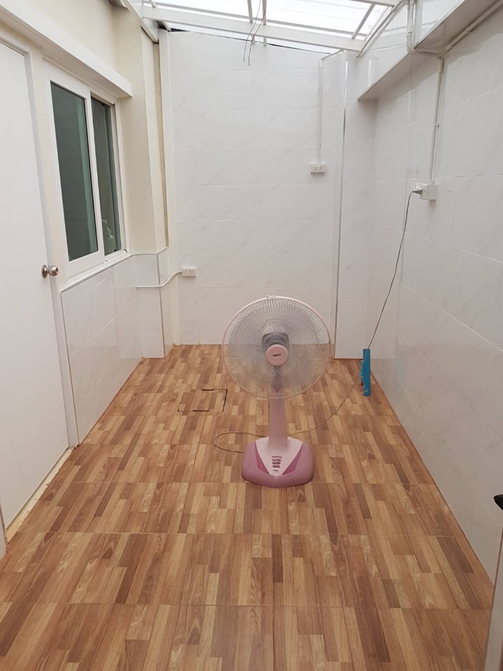 ครัวบิ้วอิน โกลเด้นทาวน์ศรีนครินทร์-สุขุมวิท 2.1+1.9 ตู้ล่าง+บน