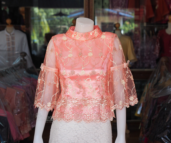 เสื้อลูกไม้คอตั้ง สีโอรส ไซส์ M