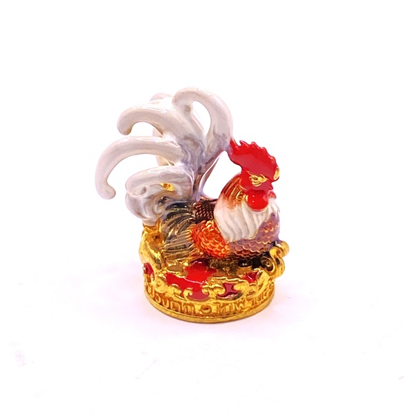 หลวงตาน้อย หลวงปู่ศิลา ไก่ฟ้าพญาเลี้ยง - ไก่ฟ้ามหาเศรษฐี เนื้อมหาชนวน ลงยา สีอีนาเมลหางรุ้ง KM033