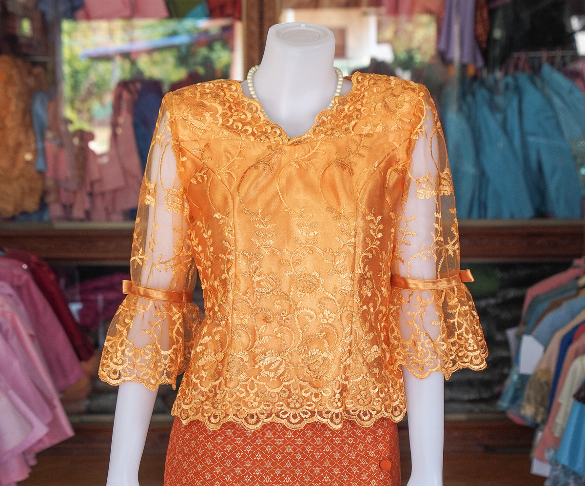 เสื้อลูกไม้ สีทอง ไซส์ XL