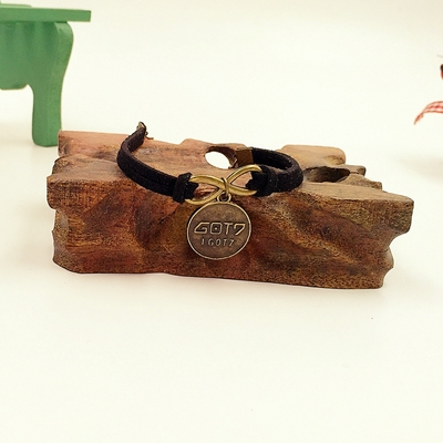 พร้อมส่ง !! สร้อยข้อมือ GOT7