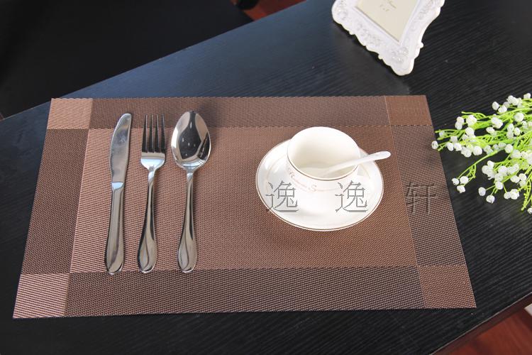 แผ่นรองจาน High grade PVC table mat สี Brown ขนาด 30 x 45 cm จำนวน 4 แผ่นต่อ 1 ชุด