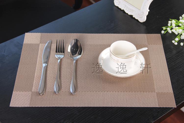 แผ่นรองจาน High grade PVC table mat สี Champagne ขนาด 30 x 45 cm จำนวน 4 แผ่นต่อ 1 ชุด