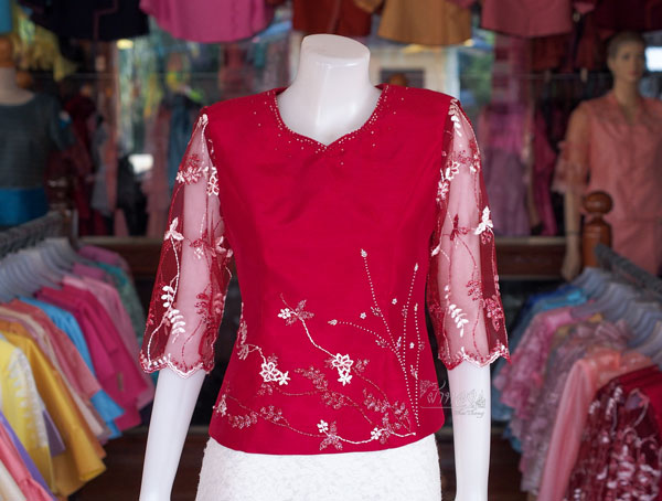 เสื้อผ้าไหมแพรทอง แต่งลูกไม้ สีแดง ไซส์ S