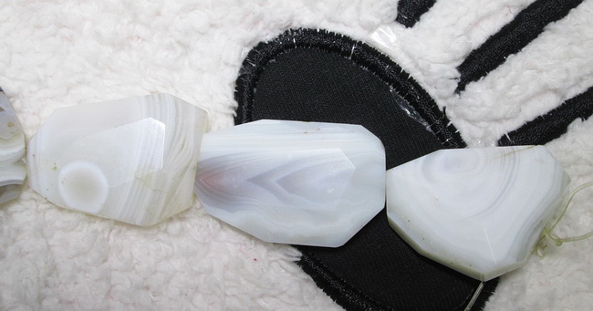 อาเกตทรงอิสระ