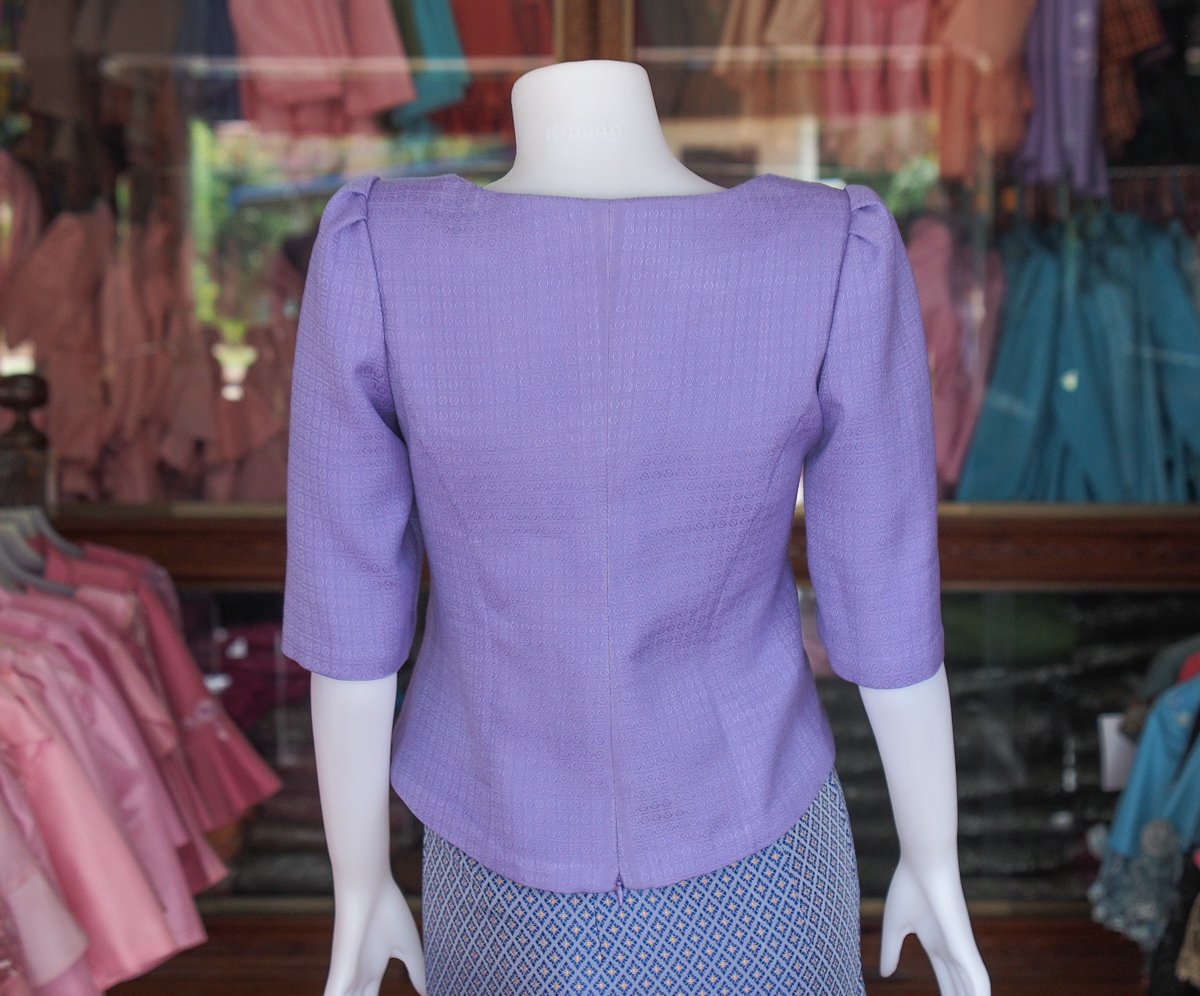 เสื้อผ้าฝ้ายสุโขทัยทอลายมุก แต่งดอกไม้ สีม่วง ไซส์ 3XL