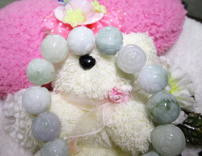 สร้อยข้อมือหยกแกะสลัก