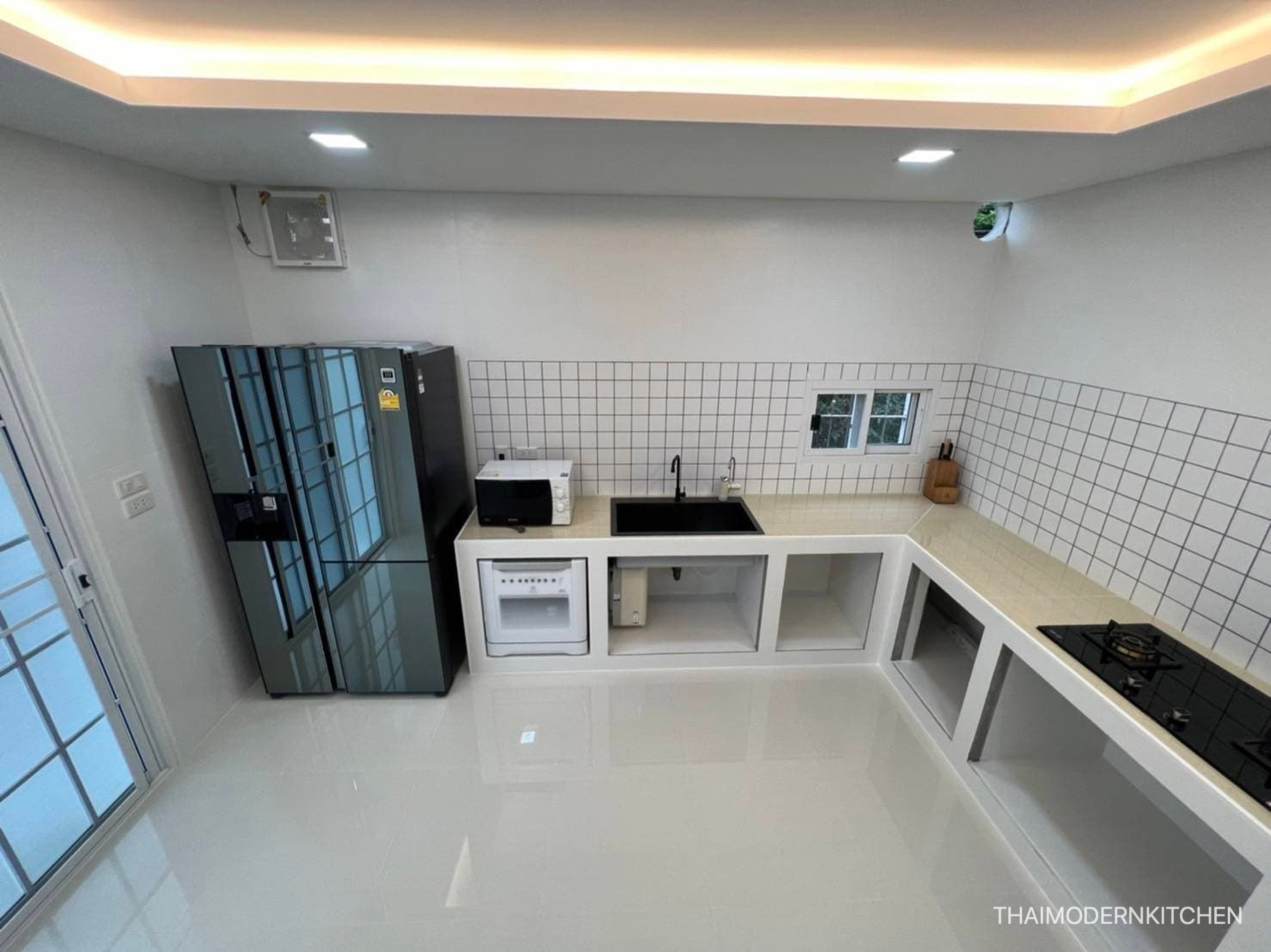 ครัวบิ้วอินบ้านคุณวนิดา ราคา 63000 บาท ใครว่าครัวปูน Muji ไม่ได้ ลูกค้ามีโครงปูนมา ดูภาพประกอบในโพส 2.9 ตู้บน+ล่าง 2.2 ตู้ล่าง