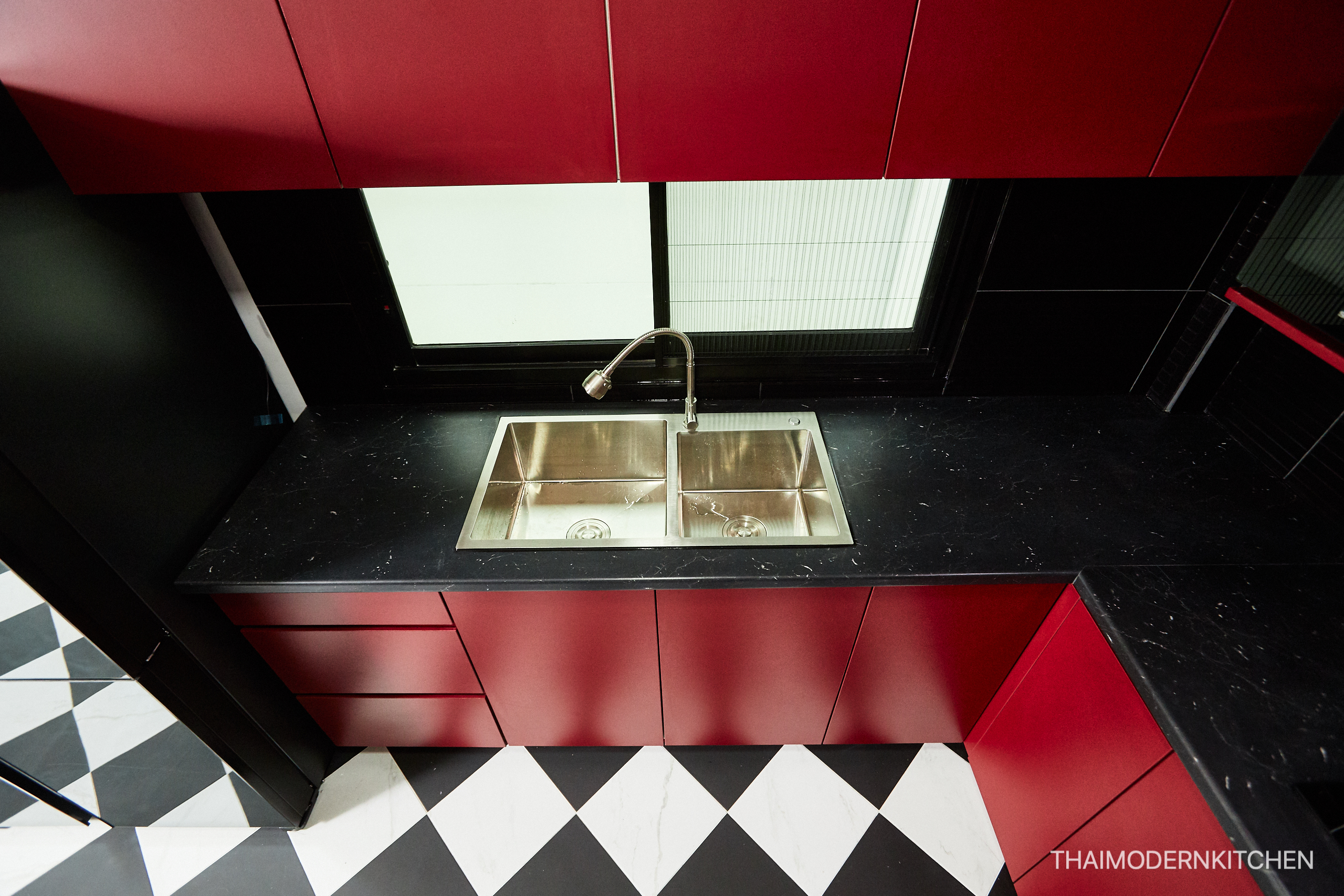 พลังแห่งสี ครัวบิ้วอิน ขนาด 9 เมตร Top laminate ราคา 140,000 สำเนา