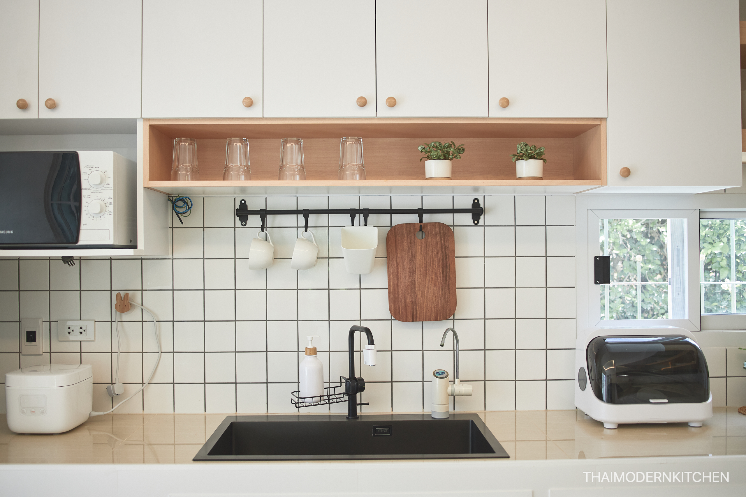 ครัวบิ้วอินบ้านคุณวนิดา ราคา 63000 บาท ใครว่าครัวปูน Muji ไม่ได้ ลูกค้ามีโครงปูนมา ดูภาพประกอบในโพส 2.9 ตู้บน+ล่าง 2.2 ตู้ล่าง