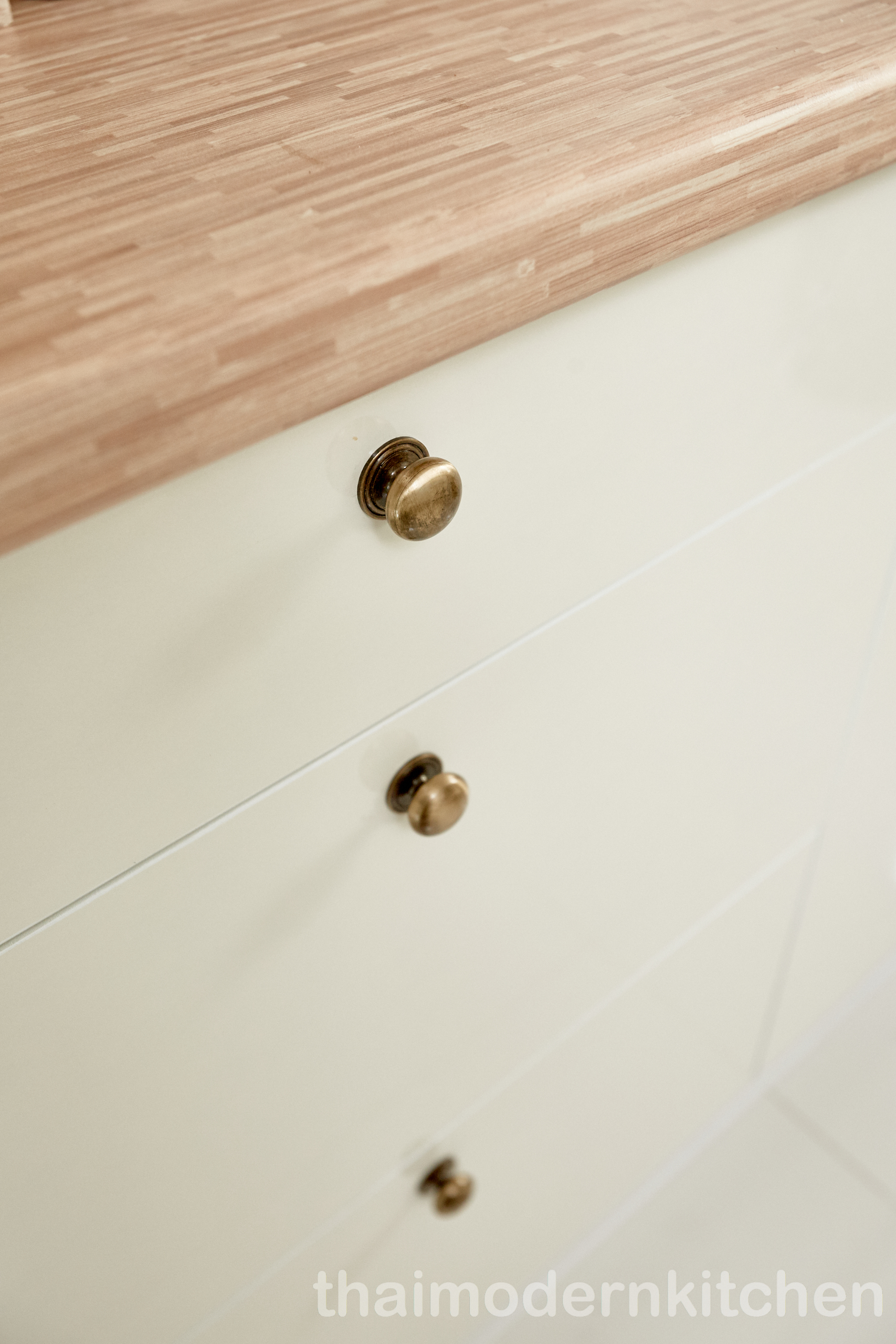 2.6 ตู้ล่าง+บน 0.6 ตู้เต็มสูง 220cm 2.2+1 เมตร ตู้ล่าง .