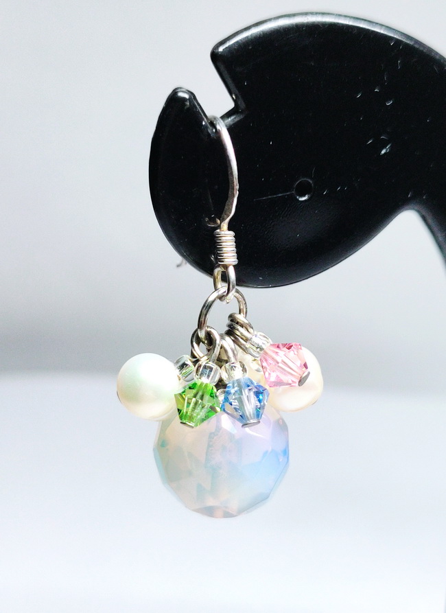 ต่างหูคริสตัลและมูนสโตนเทียม