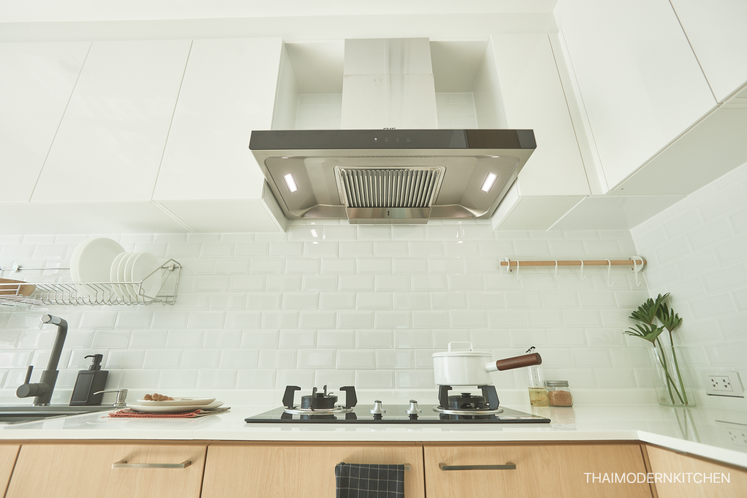 ครัวบิ้วอิน ตู้บน 4.89 +ล่าง รวมตู้เต็มสูง 220 cm