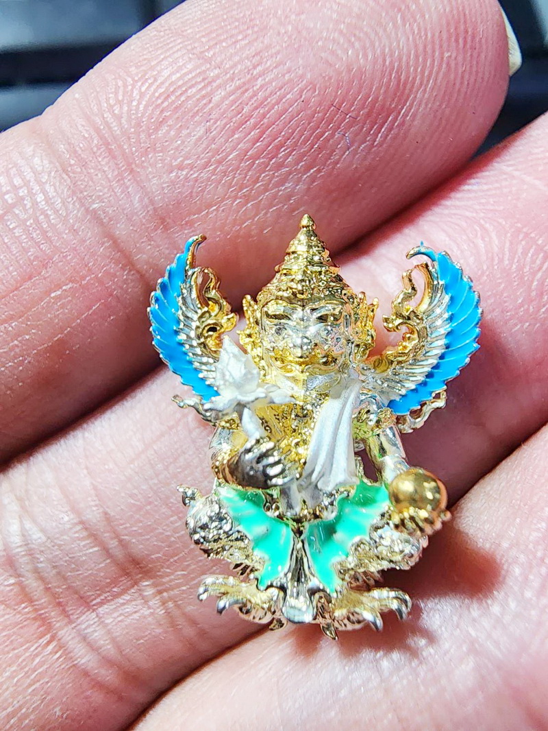พระอาจารย์ภัทรญาโณ ภิกขุ วัดธรรมชัยมงคล (ทุ่งละคร) แม่แตง เชียงใหม่ ครุฑน้อย ธรรมชัย รุ่น เศรษฐีพันล้าน (AB5267)