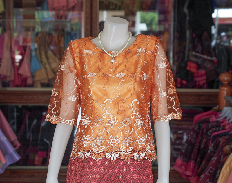 เสื้อลูกไม้ สีน้ำตาลอมส้ม ไซส์ S