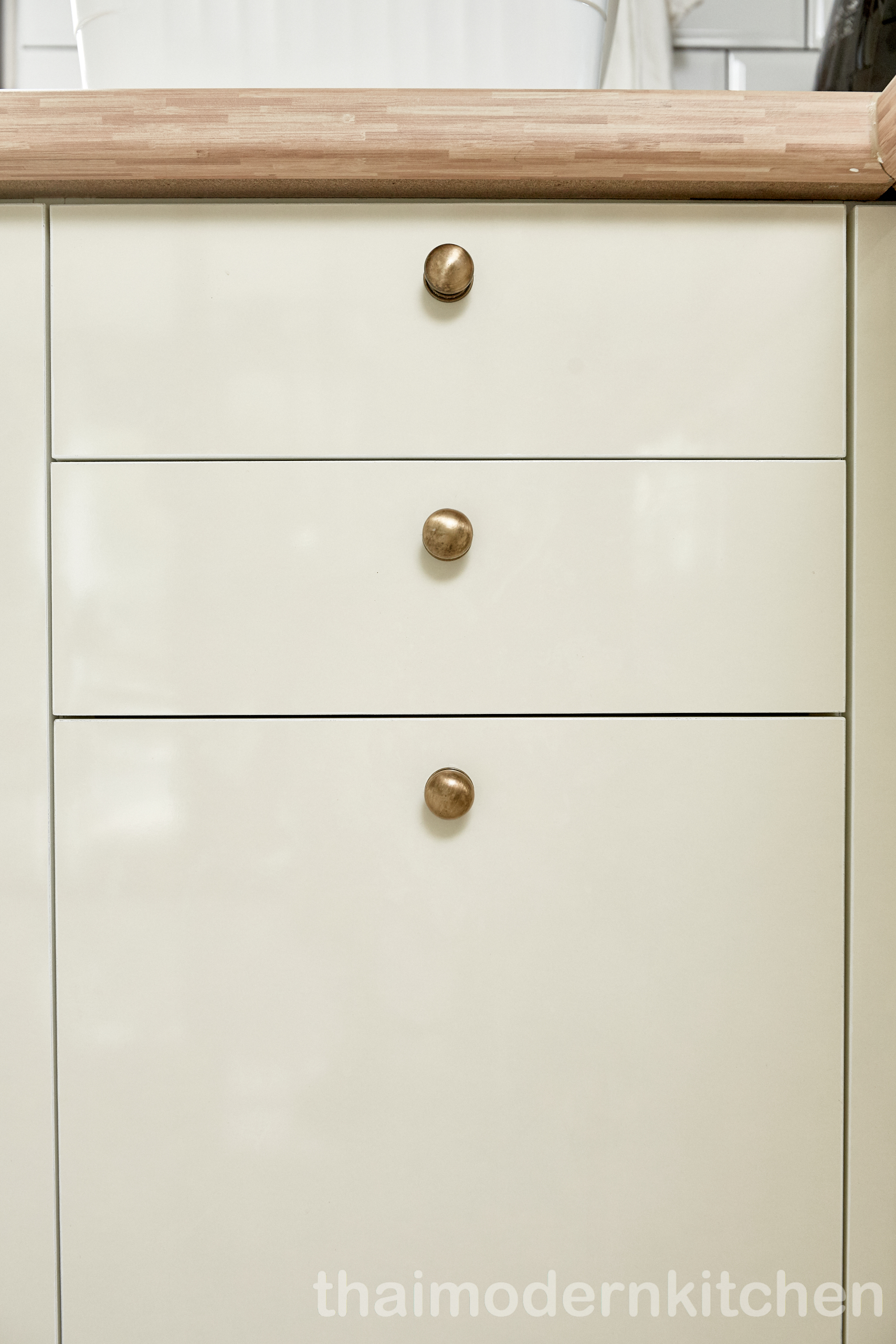 2.6 ตู้ล่าง+บน 0.6 ตู้เต็มสูง 220cm 2.2+1 เมตร ตู้ล่าง .