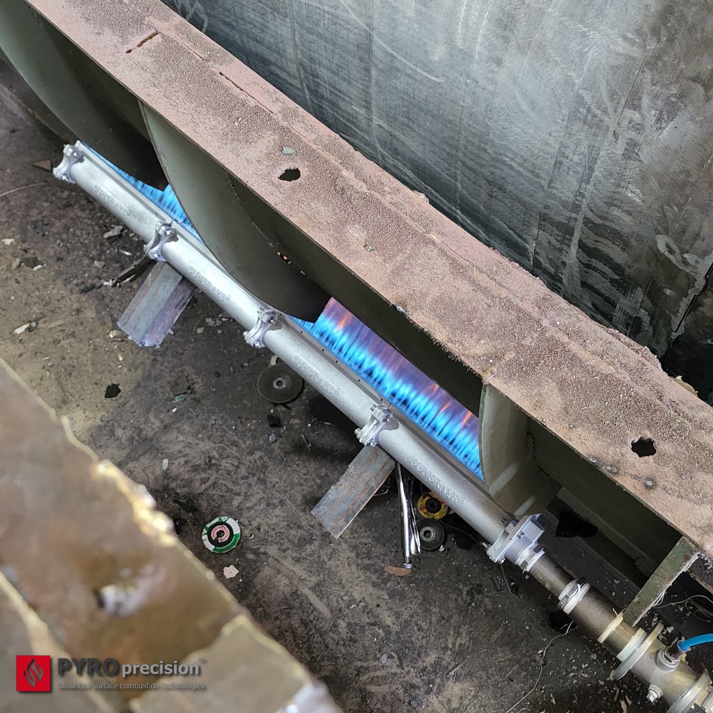 หัวเตาแก๊ส ตรงยาว LD305-PMX-4 Linear Gas Burner (Premix) ความยาวโมดูล1.2ม กำลัง 90-270 กิโลวัตต์ เครื่องอบแห้งแบบถังหมุน (Rotary Dryer)