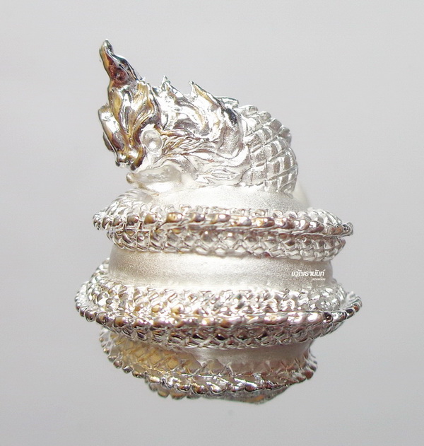 ลูกอมพญานาคราช เสริมทรัพย์ หลวงปู่เคน วัดสังขะเสนาราม เนื้อเงินนาคราช (KP033)