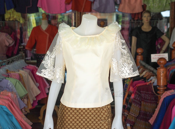 เสื้อผ้าไหมแพรทอง สีครีม ไซส์ 3XL