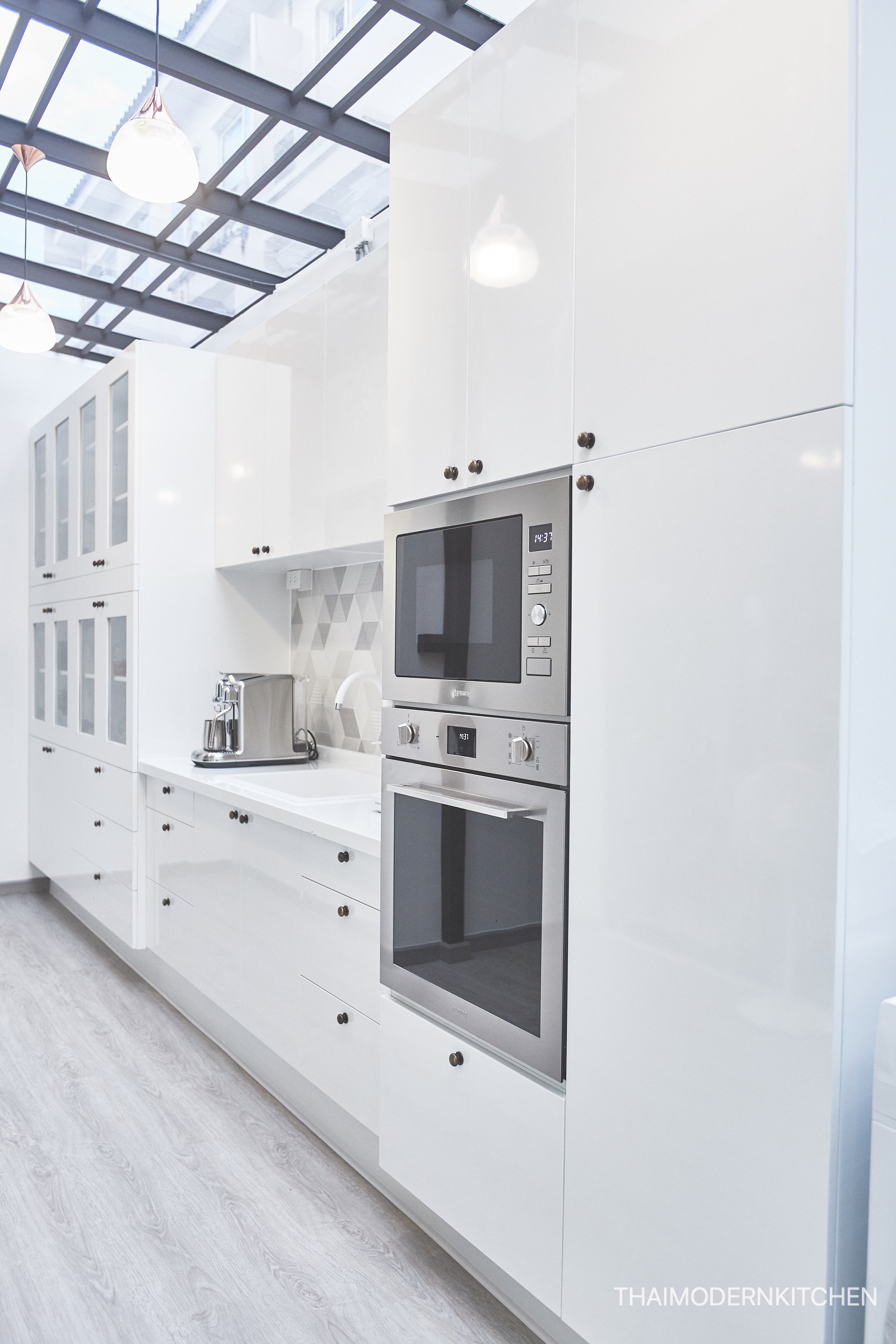 ครัวบ้านคุณรินทร์ ตู้สูง ราคา 👉 100,000 บาท 4.7 ตู้บน+ล่าง และตู้เต็ม