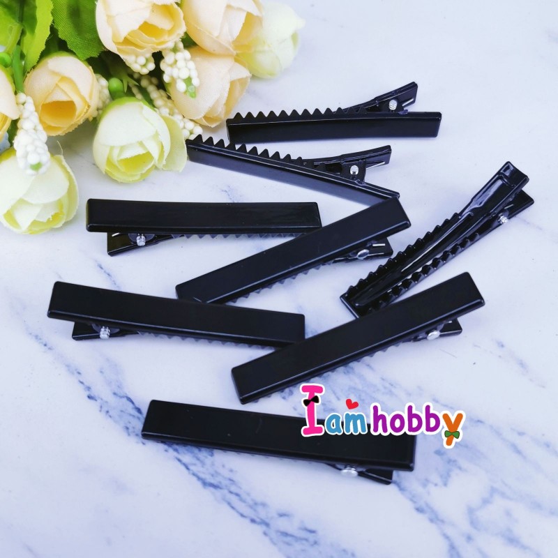 กิ๊บติดผมพลาสติกปลายตัด สีดำ โครงกิ๊บ ขนาด 5.5 cm. ( 20 ชิ้น )