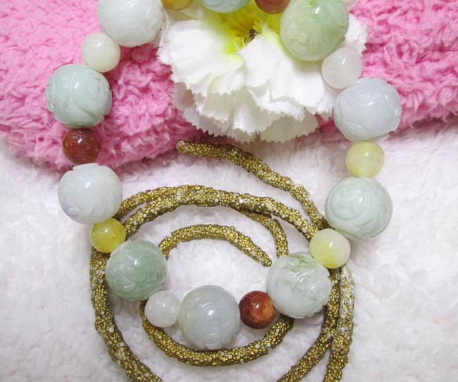 สร้อยข้อมือหยกแกะสลัก