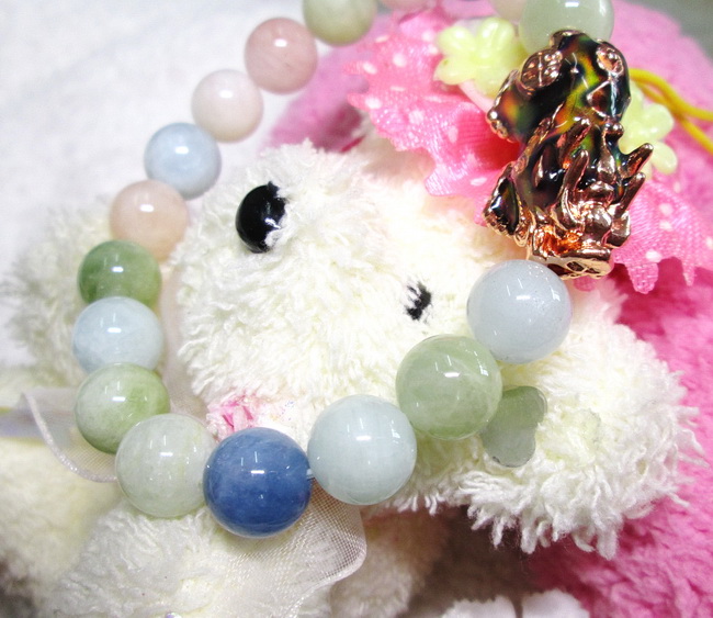 สร้อยข้อมือแบริล