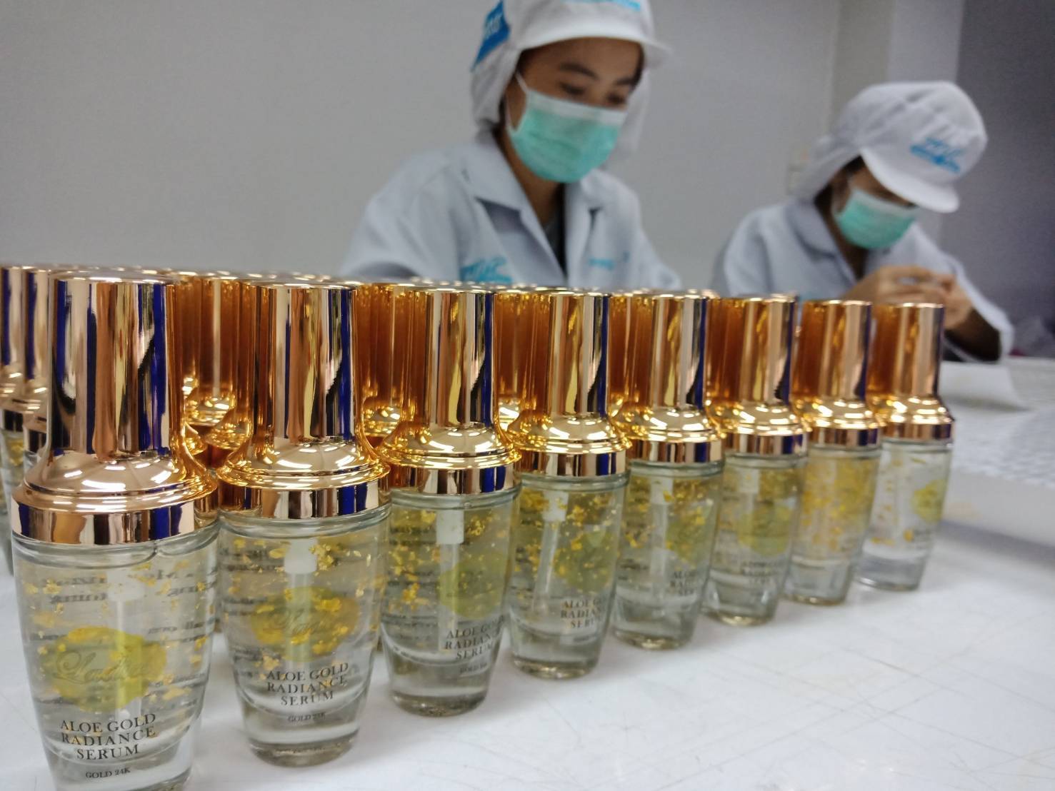 Ladies Aloe Gold Radiance Serum เซรั่มว่านหางจระเข้เข้มข้นผสมทองคำ 24K