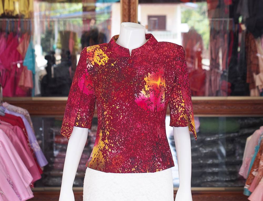 เสื้อผ้าบาติก แขนสามส่วน สีบานเย็น ไซส์ S