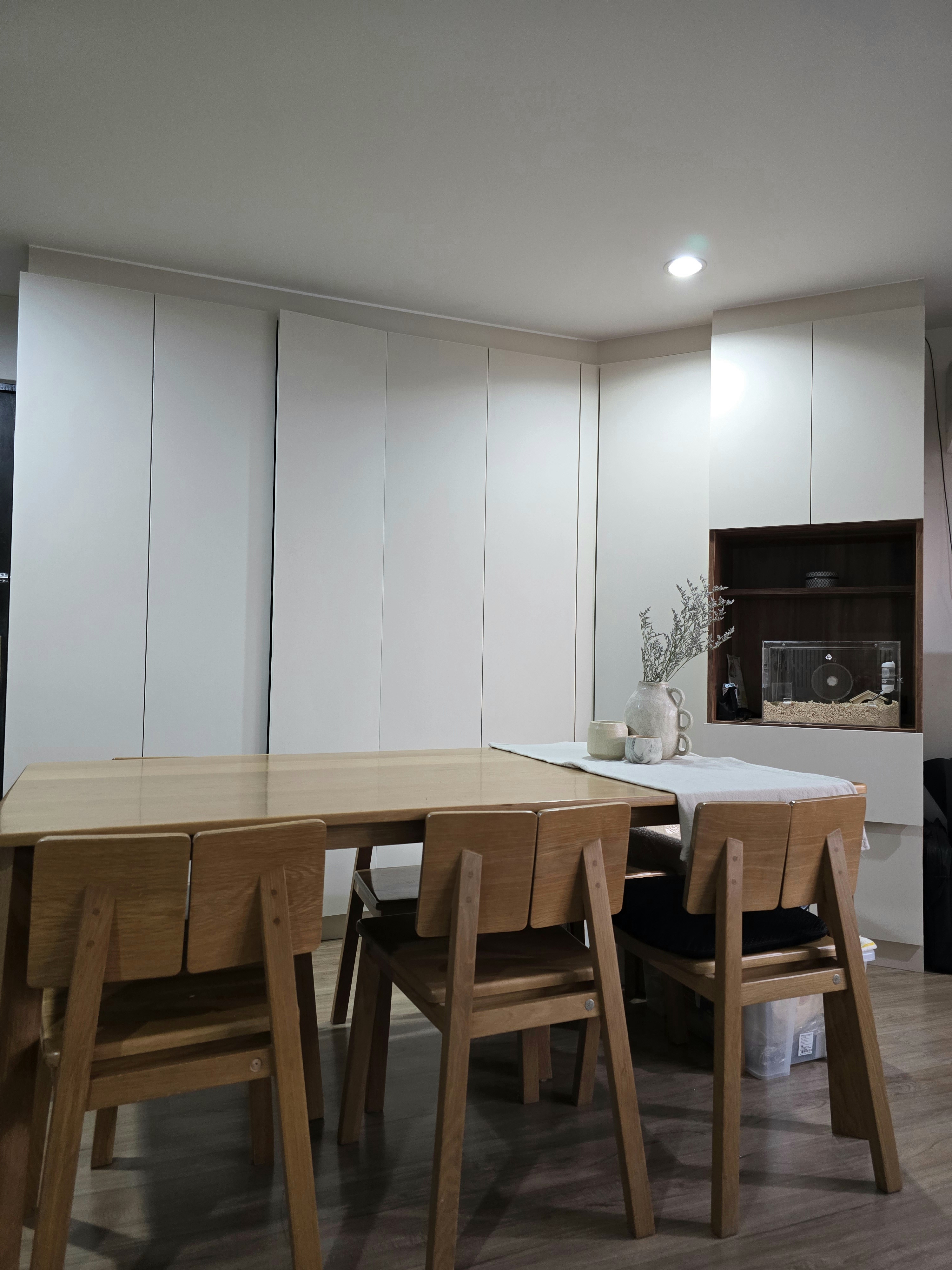 Wall cabinet