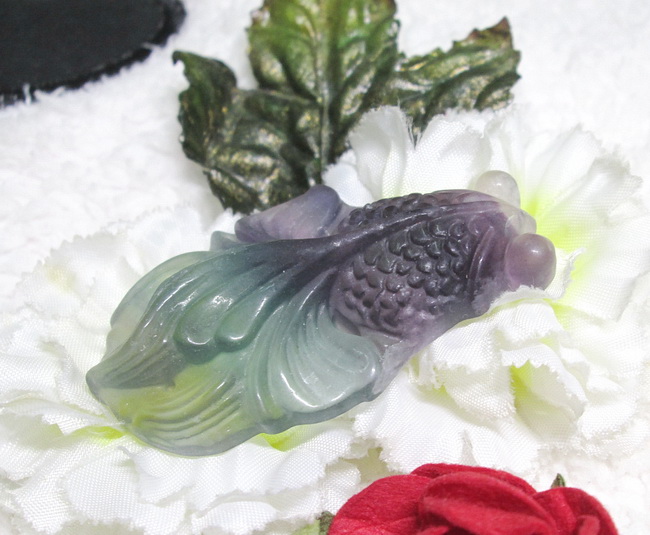 ฟลูออไรต์แกะสลักรูปปลา