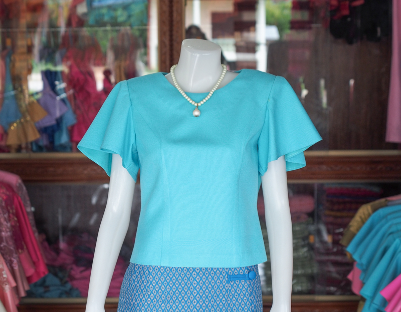เสื้อผ้าฝ้ายสุโขทัยแต่งแขนระบาย สีฟ้า ไซส์ 5XL