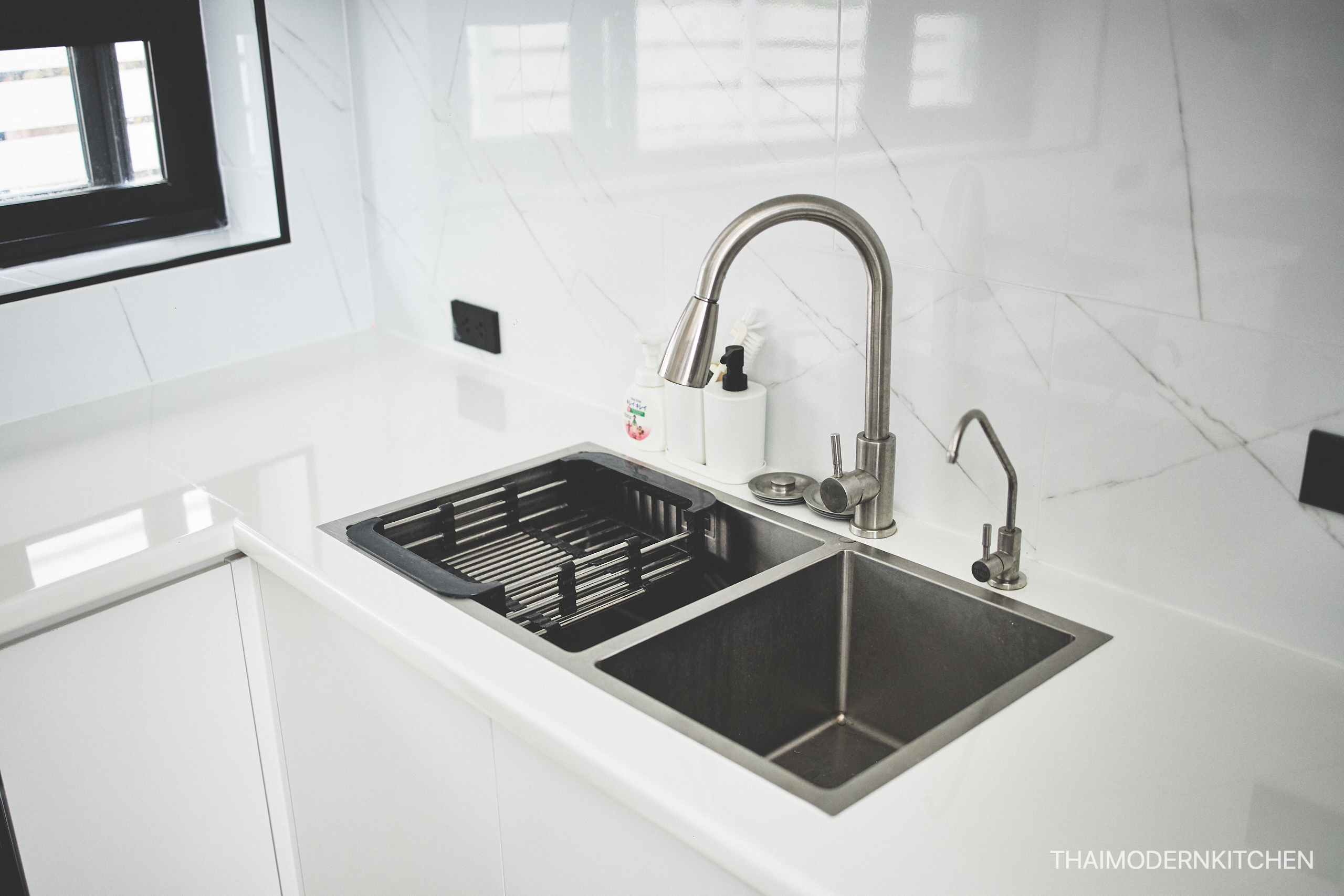 ครัวบิ้วอิน บ้านคุณพิชชา counter bar ไซด์น่ารักลงตัว ราคา 109000