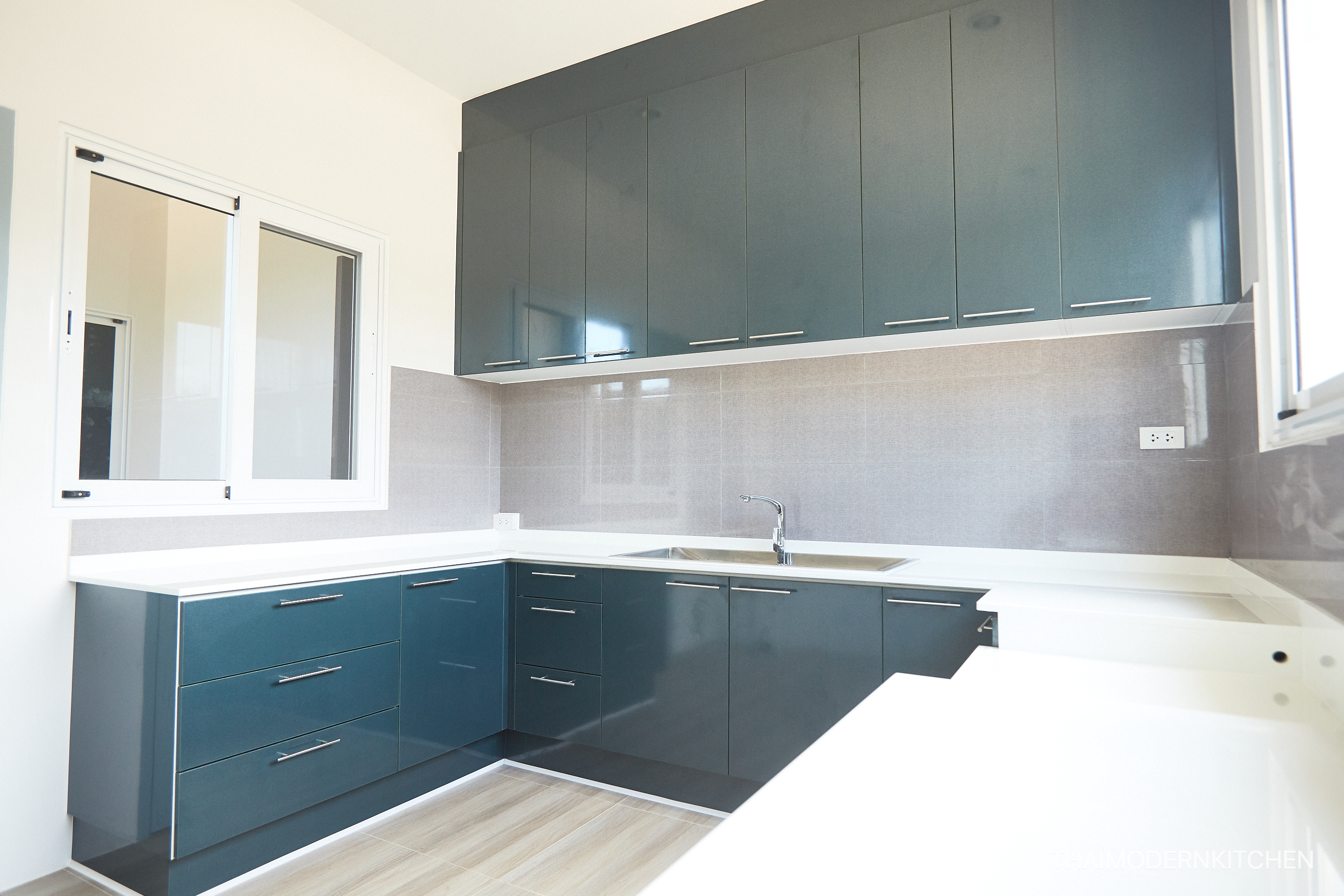 ครัวบิ้วอินบ้านคุณ กวินรัตน์ 1.2+2.9+2.9= 7 ม ตู้ล่าง 2.93 ตู้บน