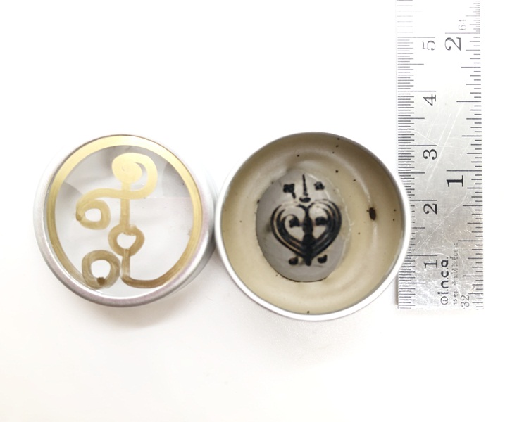 หลวงปู่ทองวัน วัดบ้านปากโดม สีผึ้ง สวาทกามคุณ KM023