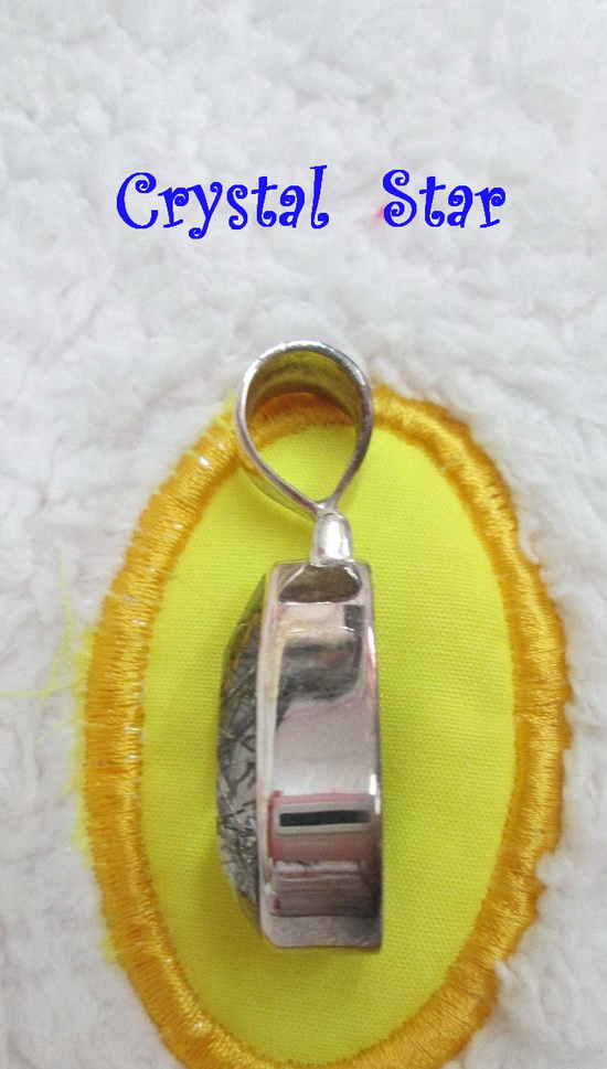 จี้แก้วขนเหล็กเจียระไน