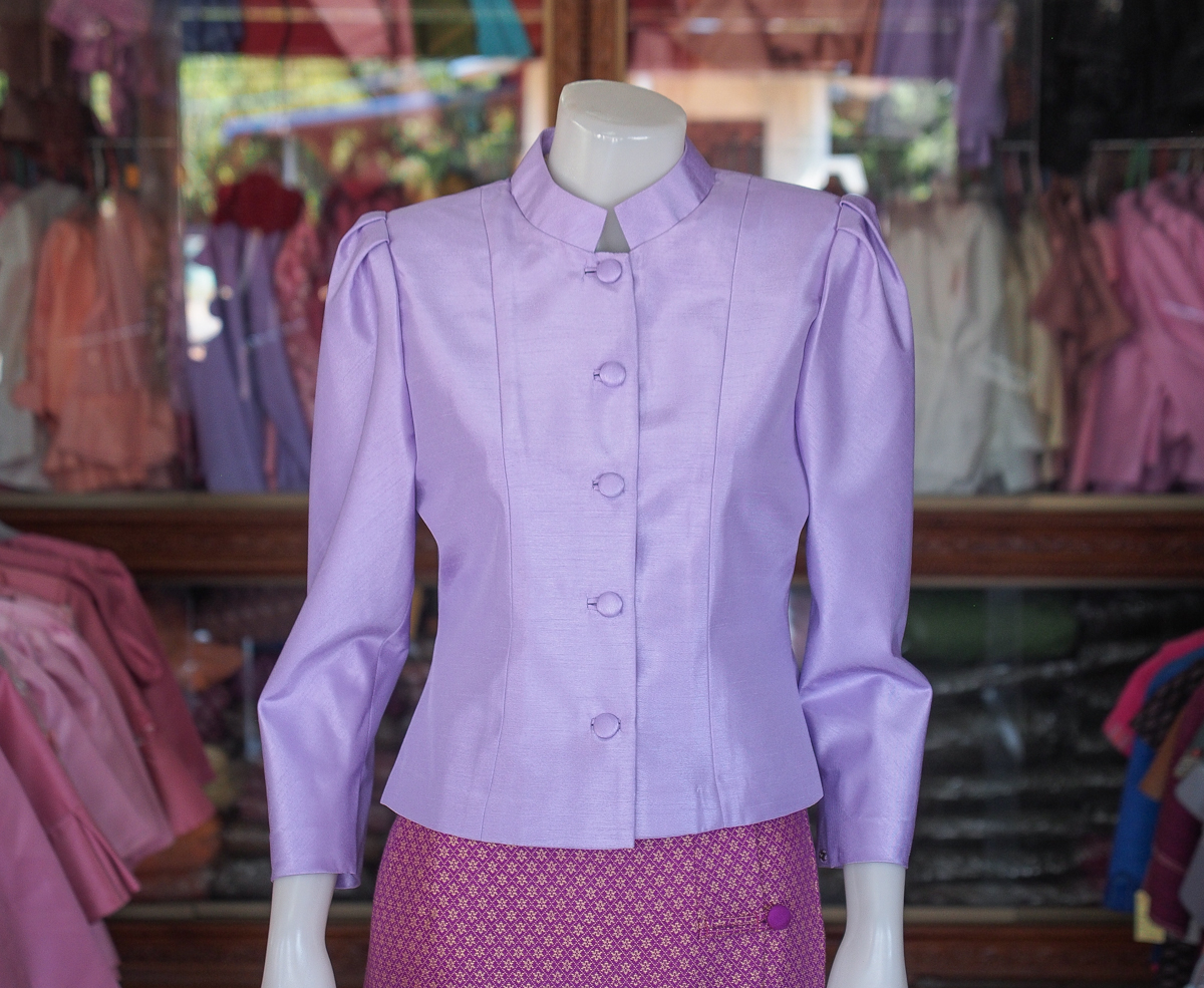 เสื้อไทยจิตรลดา ผ้าไหมแพรทอง สีม่วง ไซส์ S