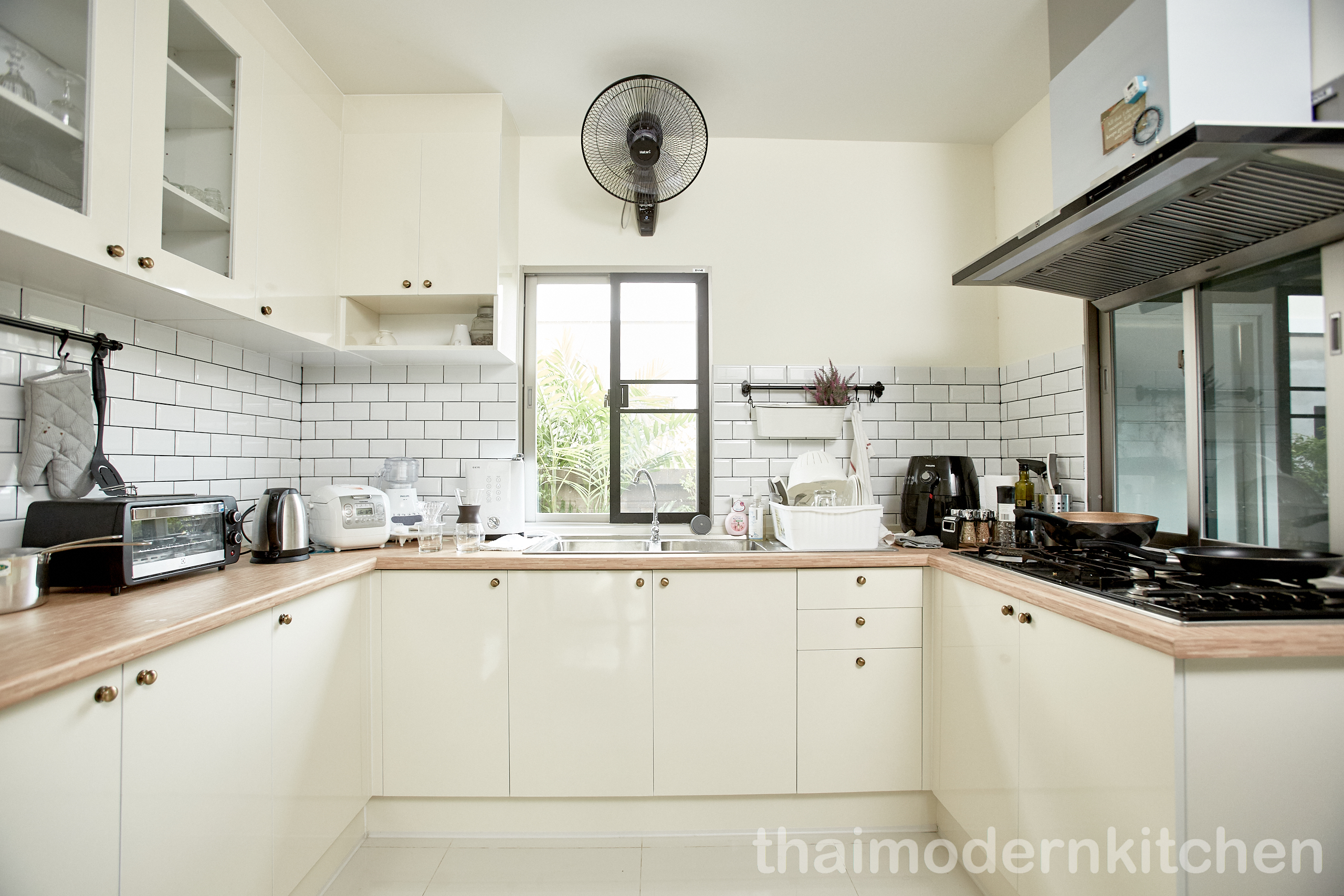 2.6 ตู้ล่าง+บน 0.6 ตู้เต็มสูง 220cm 2.2+1 เมตร ตู้ล่าง .