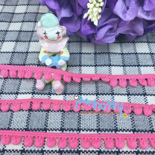 ลูกไม้ลูกตุ้มแบนสีชมพู ขนาด 10 มิล (แพ็คละ 2 หลา)