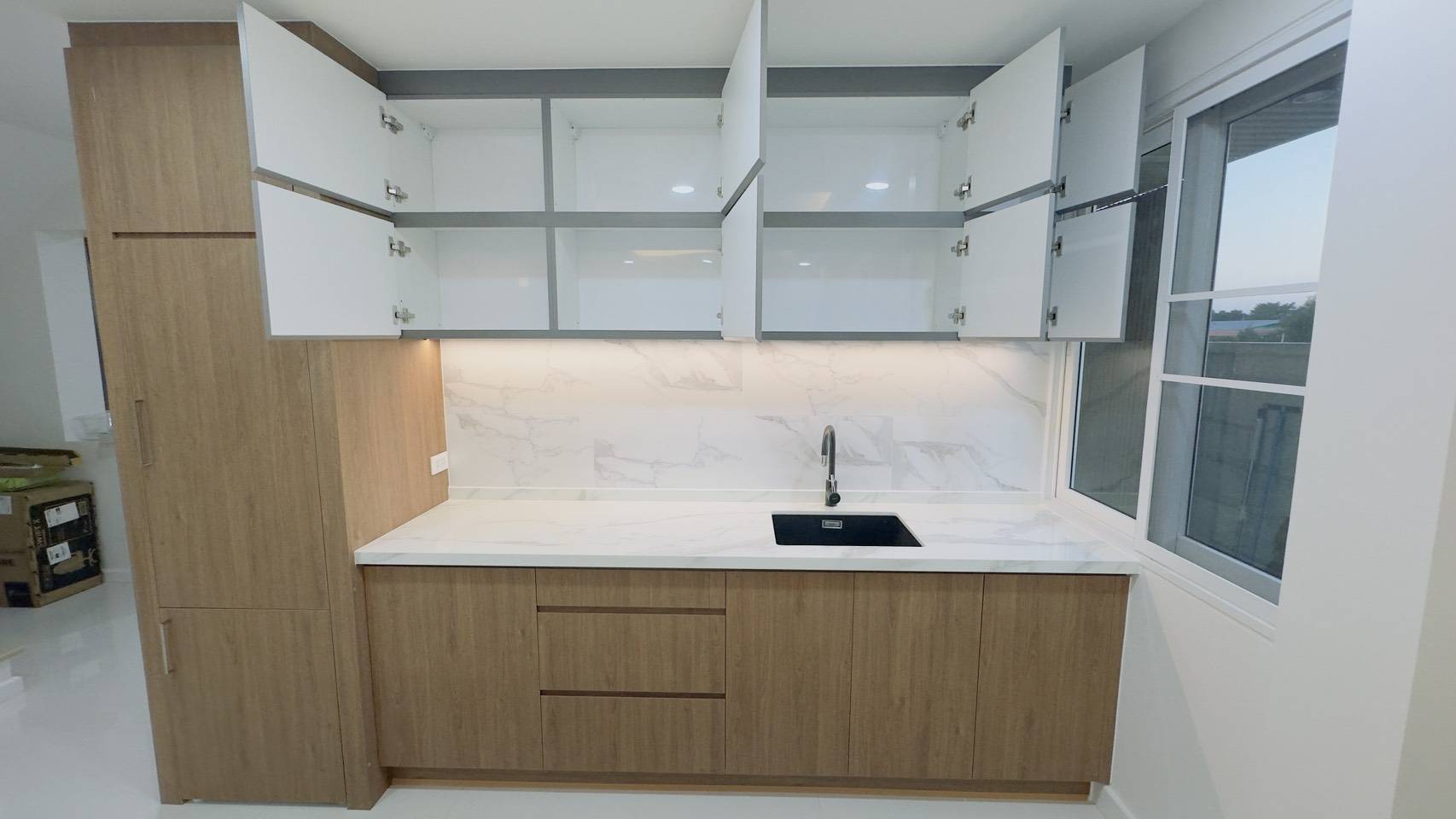 ครัวบิ้วอิน ราคา 180,000 หินเบิ้ลขอบ ตู้เย็นบิ้วอิน