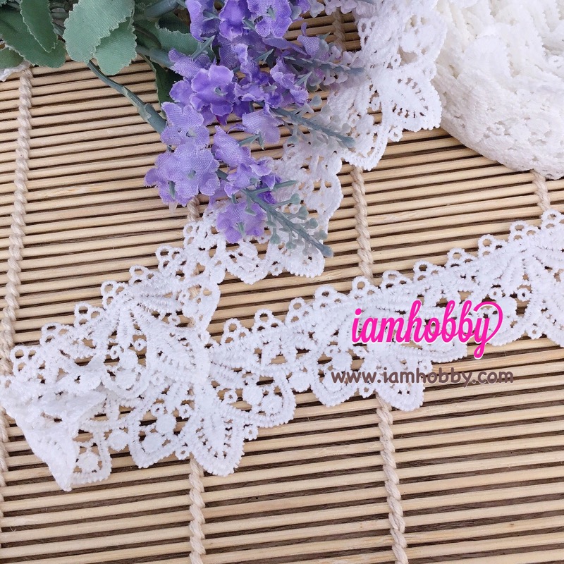 ลูกไม้สีขาวถักลายสวยเก๋ ขนาด 4 cm. (1 หลา)