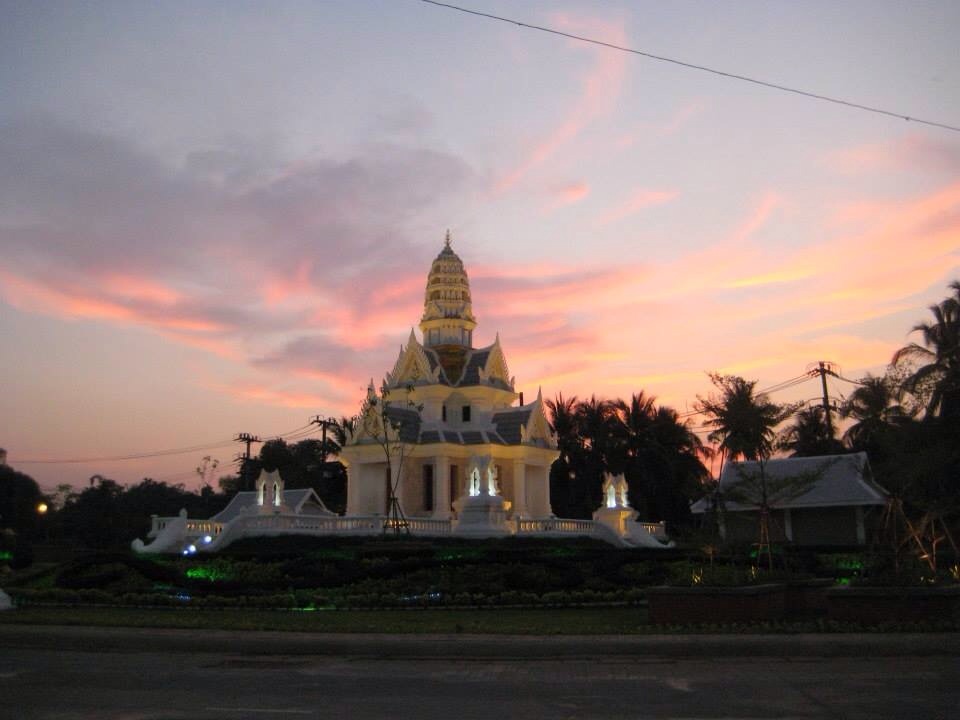 พระศาลหลักเมือง อ.สวรรคโลก วางศิลาฤกษ์โดย สมเด็จพุฒาจารย์เกี่ยว อุปเสโณ เจ้าอาวาสวัดสระเกศ(ภูเขาทอง) กรุงเทพฯ