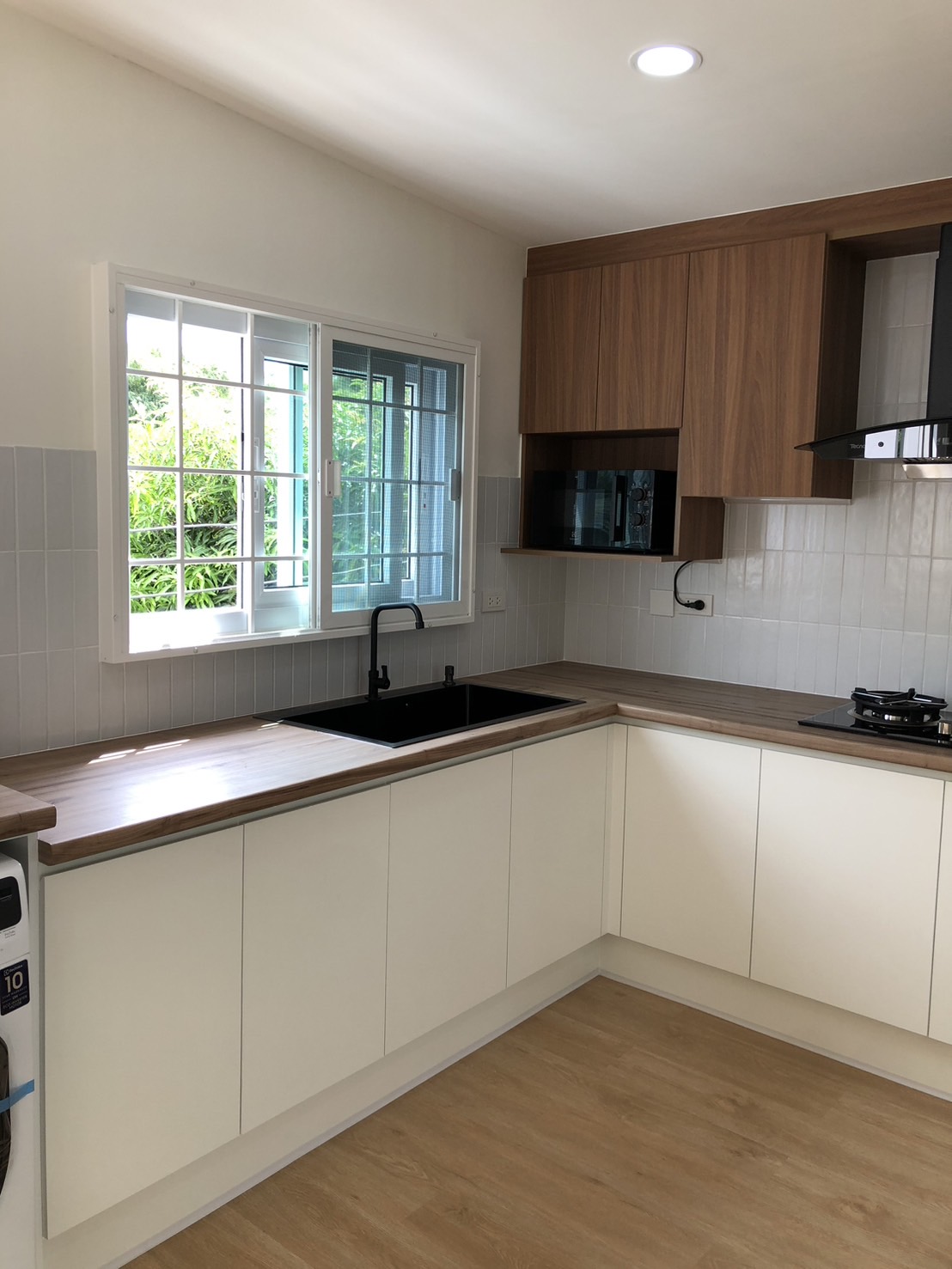 ครัวบิ้วอิน ราคา 98000- ครอบตู้เย็น