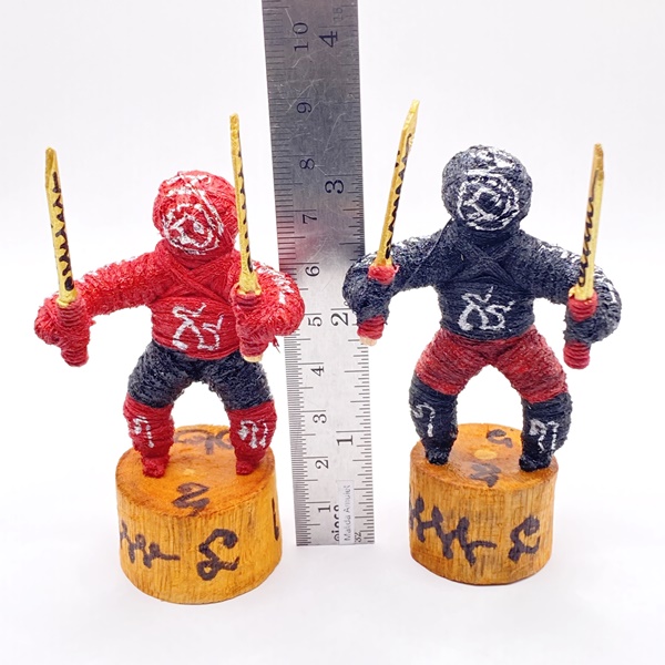 หลวงพ่อเมียน วัดจะเนียงวนาราม หุ่นพยนต์ดาบคู่ รุ่น จอมพิฆาตปราบไพรี (สูงประมาณ 3 นิ้ว) ดำ Ka2477