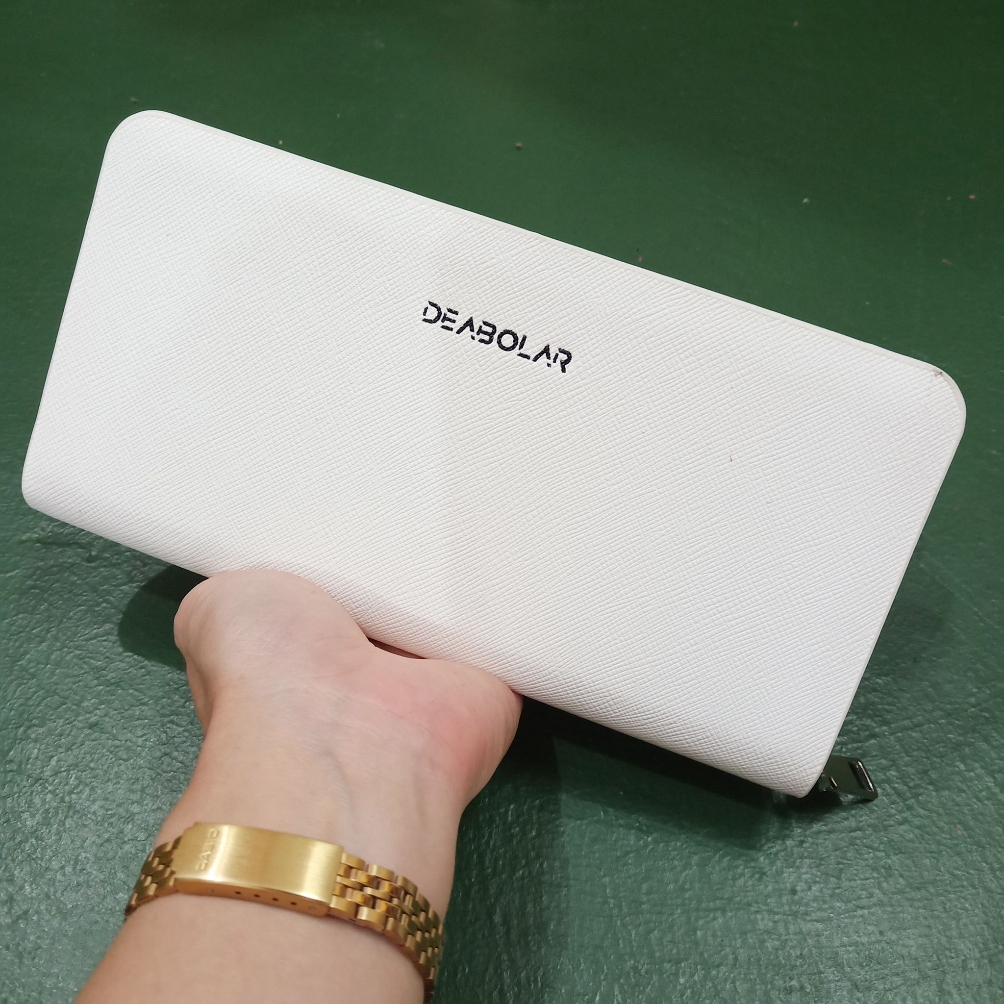 กระเป๋าสตางค์ผู้ชายใบยาวแบบซิปรอบ ใส่ของได้เยอะ