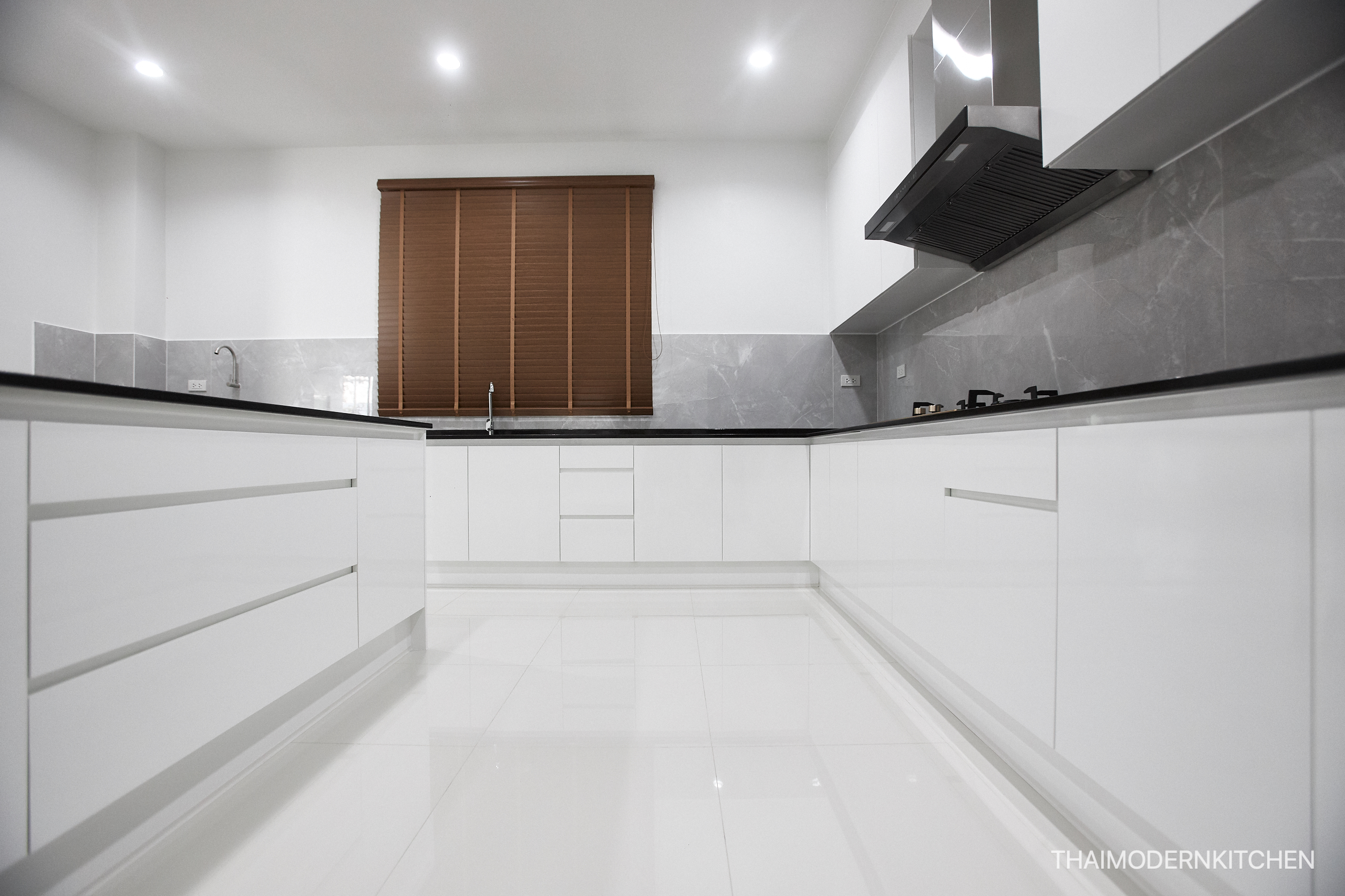 ครัวบ้านคุณ ภัทรพล ราคา 135000บาท 🌹🌹❤❤❤ 4.1 ม. ตู้ล่าง 4 ม. ตู้บน+ล่าง Island 2 เมตร ลึก 60 cm