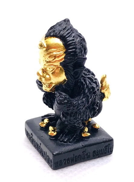 หลวงพ่อกลิ่น ธมฺมธีโป สำนักปฏิบัติธรรมพุทธมุณีเทวาสถิตย์ จ.ลำปาง เทพอินทร์แปลง “สี่หูห้าตา” เทวดาให้โชค รุ่น เศรษฐีนำโชค KM141