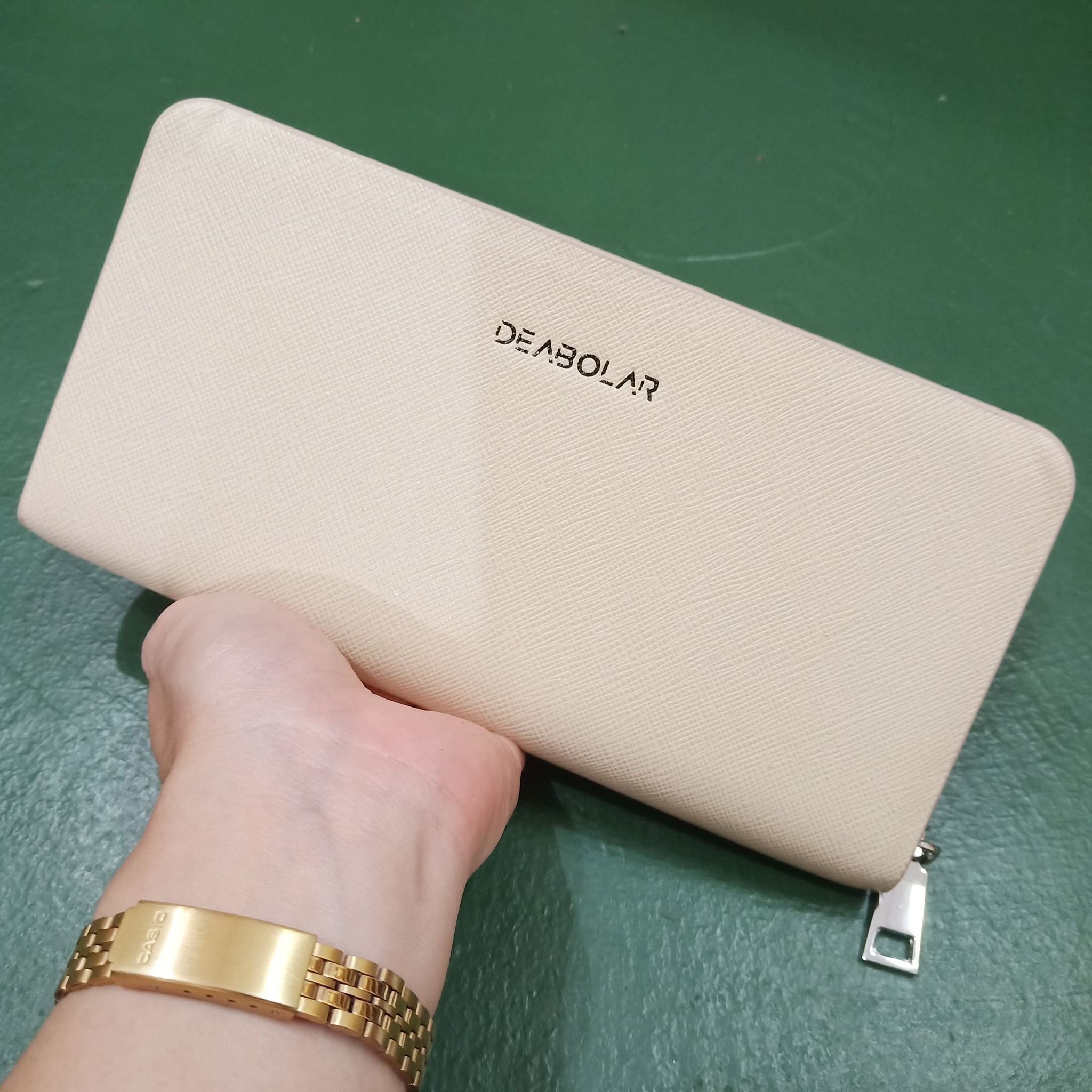 กระเป๋าสตางค์ผู้ชายใบยาวแบบซิปรอบ ใส่ของได้เยอะ