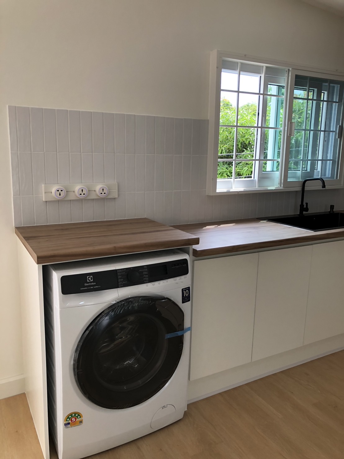 ครัวบิ้วอิน ราคา 98000- ครอบตู้เย็น