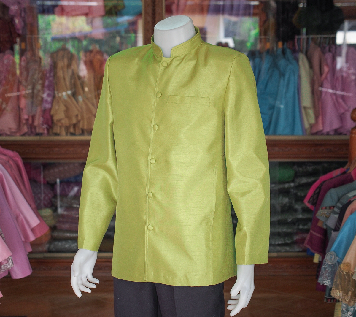เสื้อผ้าไหมแพรทองคอพระราชทานแขนยาว สีเขียวตอง ไซส์ 3XL